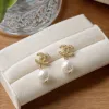 Moda oro perla doble C orejeras temperamento elegante simple y versátil orejeras moda mujer pendientes accesorios details Picture